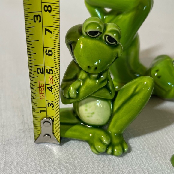 Vintage 80’s Norcrest Frogs Figurine Decor. Ceramic. Fun. Goofy. Collectible. - Picture 8 of 9